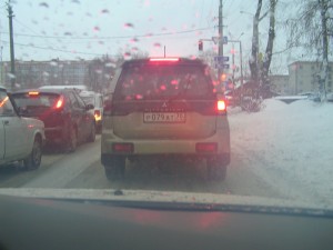 Машина с номер р079ат, на ул. Сибирской